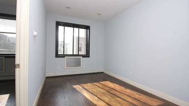 Main picture of 39 Suydam St