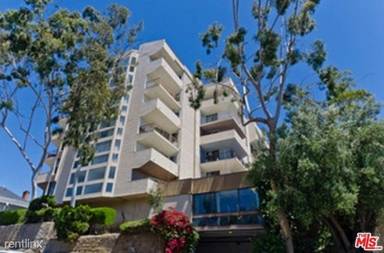 Main picture of Los Feliz Plaza