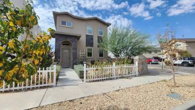 Main picture of 4561 Mark Avizo St