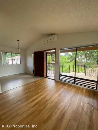 Main picture of 98-1704 Kaahumanu St