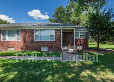 Main picture of 6127 E Boston St