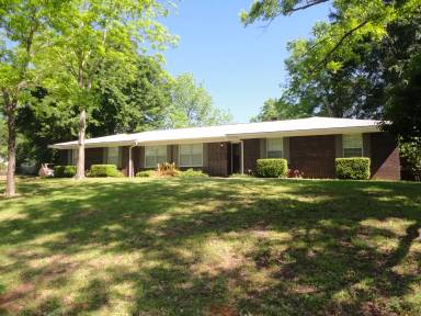 Main picture of 307 E Hickory Bend Rd