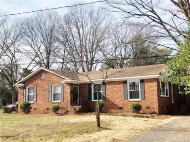 Main picture of 1415 Springwood Ln