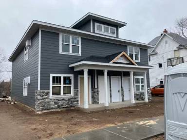 Main picture of 618 E Grand Ave