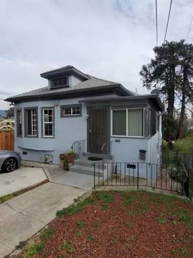 Main picture of 2662 25th Ave