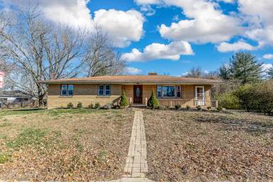 Main picture of 702 Bauer Ave