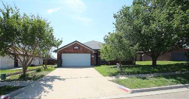 Main picture of 5008 Leaning Oak Dr