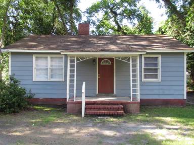 Main picture of 318 E Minnie Martin Dr