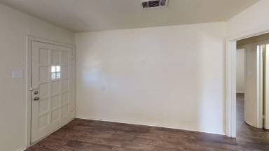 Main picture of 2119 Bernard St