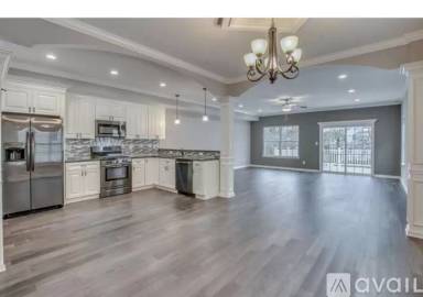 Main picture of 533 Maple St