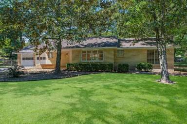 Main picture of 1204 Apache Dr