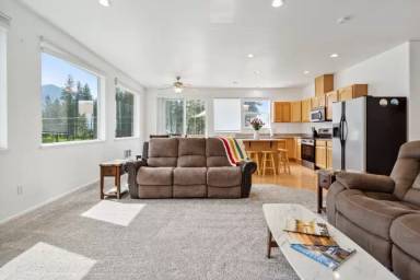 Main picture of 228 Jensen Rd
