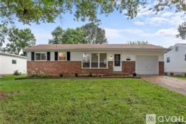 Main picture of 516 Holiday Ave