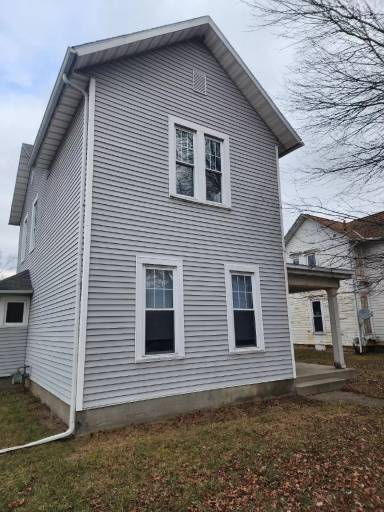 Main picture of 202 W Locust St