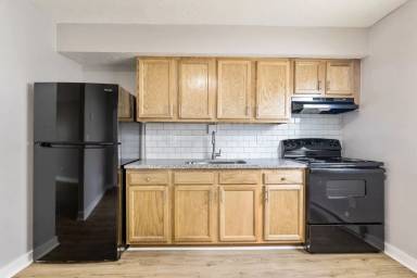 Main picture of 524-2217 Clarendon Ave