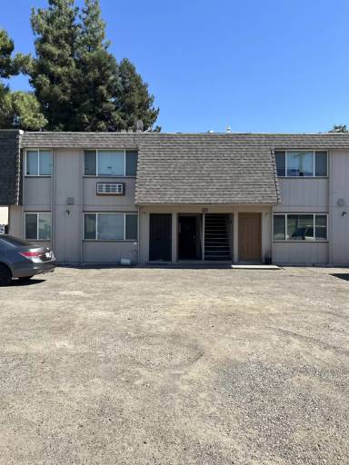 Main picture of 946 S Barrett Rd
