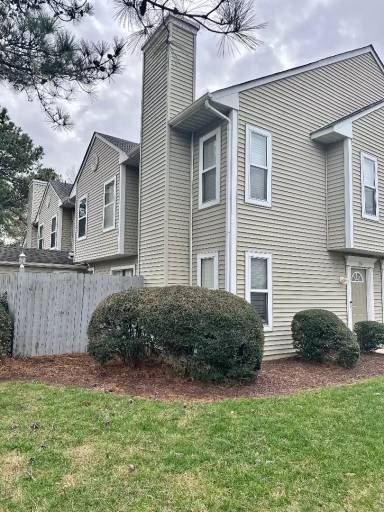 Main picture of 714 Gemstone Ln