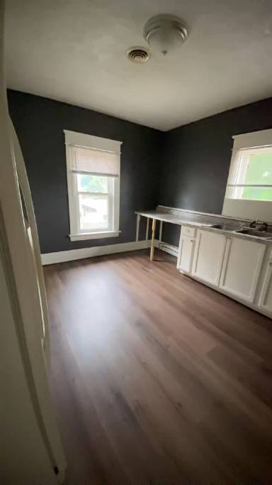Main picture of 416 E Winter Ave