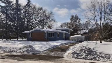Main picture of 471 Desnoyer Ave