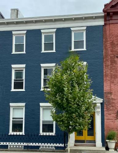 Main picture of 358 Warren St