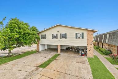 Main picture of 901 E Monterey Ct