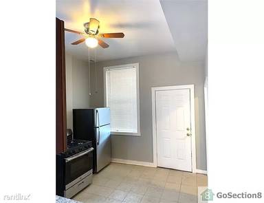Main picture of 11 S Whipple St