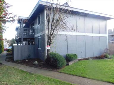 Main picture of 217 Main Ave N