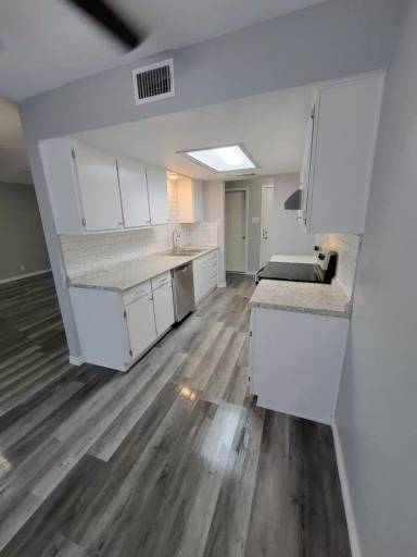 Main picture of 1733 Edmund Blvd
