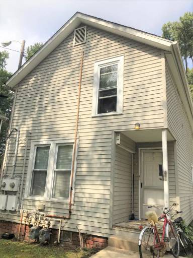 Main picture of 208 1/2 W Union St