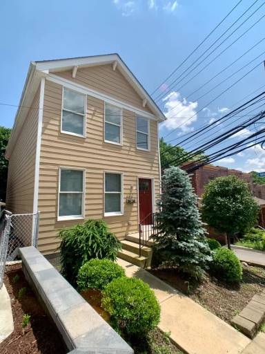 Main picture of 353 Sweetbriar St