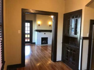 Main picture of 616 E 7th St