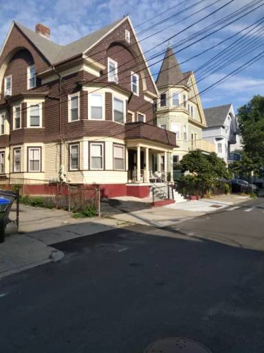 Main picture of 105 America St