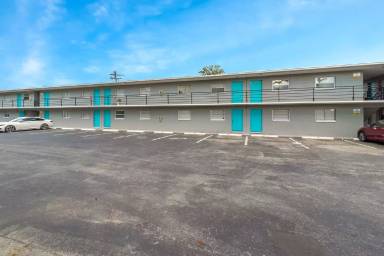 Main picture of 1404 S Deleon Ave