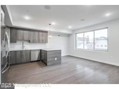 Main picture of 1513 N Franklin St