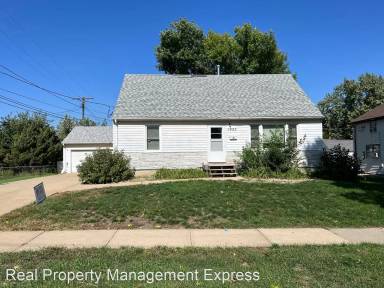 Main picture of 1422 E 17th St