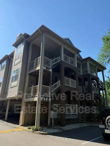 Main picture of Colonial Place Condos