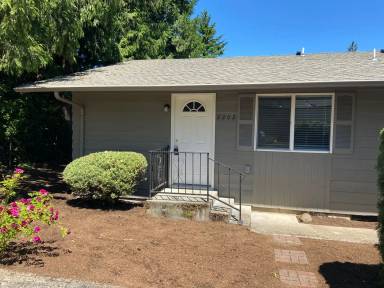 Main picture of 2202 E 35th St