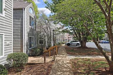Main picture of 1242 Clifden Grn