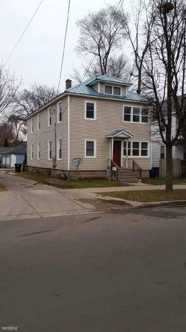 Main picture of 665 Crosby St NW