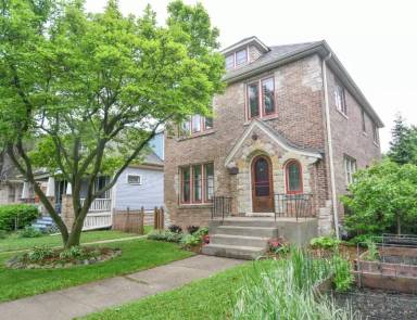 Main picture of 3151 S Quincy Ave