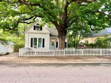 Main picture of 216 Elizabeth Ter
