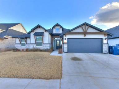 Main picture of 10516 NW 33rd Pl