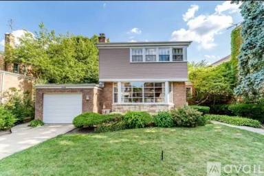 Main picture of 2909 W Birchwood Ave