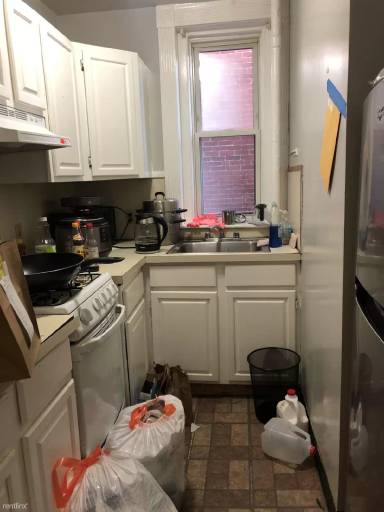 Main picture of 463 Park Dr