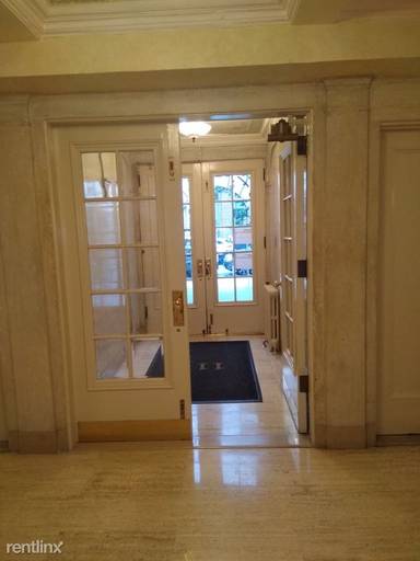 Main picture of 115 E 92nd St