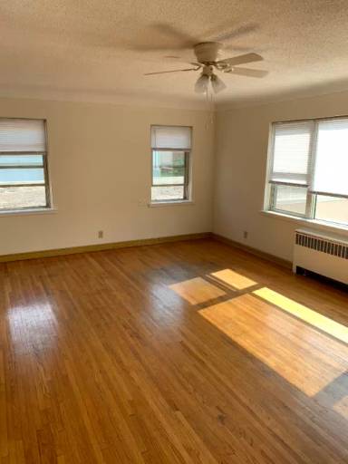 Main picture of 699 Snelling Ave S