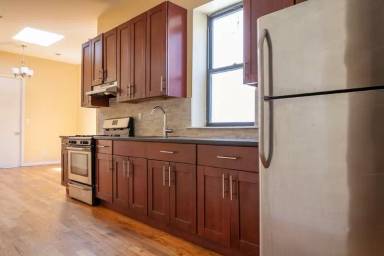 Main picture of 1727 Madison St
