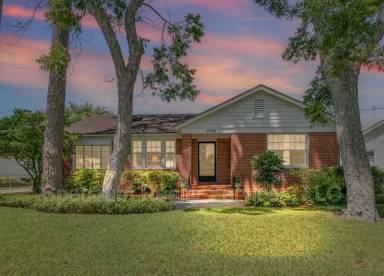 Main picture of 2238 Southampton Rd