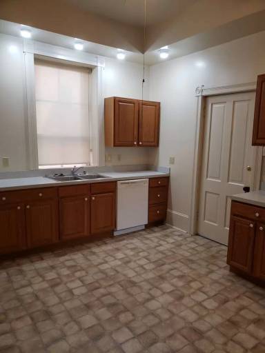 Main picture of 100 W Main St