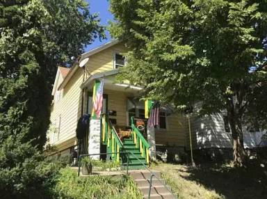 Main picture of 1531 S 30th St